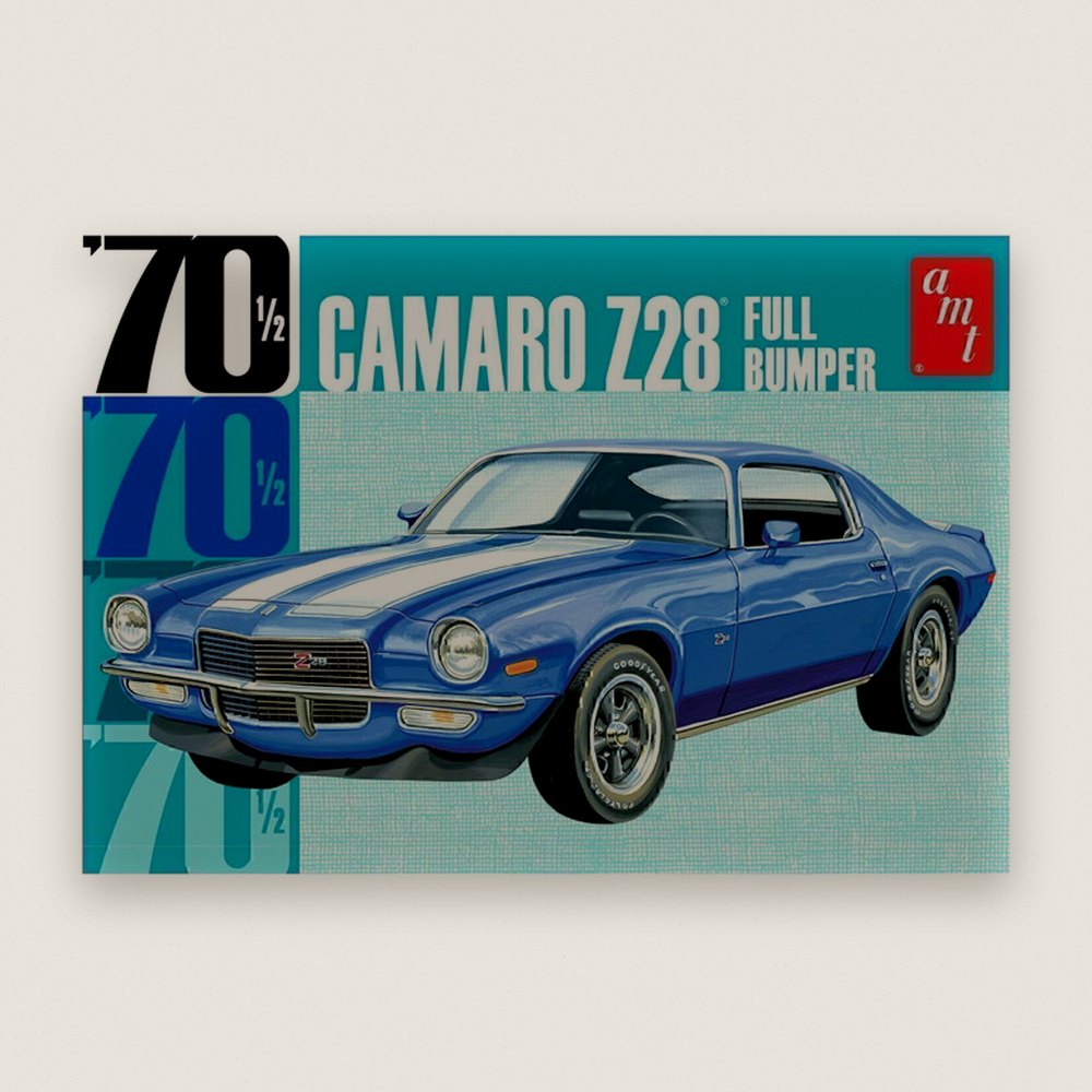 Plastic Model Kit: 1970 Camaro Z28, Full Bumper, 1/25 - AMT