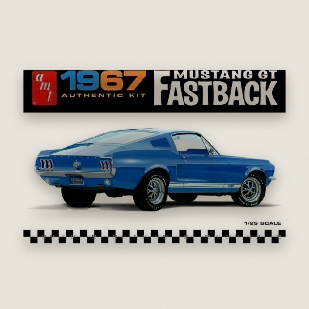 Plastic Model Kit: 1967 F0RD Mustang GT Fastback - AMT