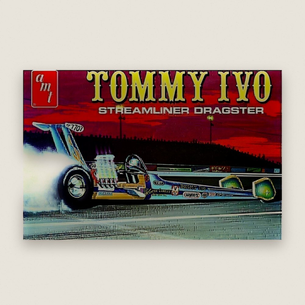 Plastic Model Kit: Tommy Ivo Streamliner Dragster, 1/25 - AMT