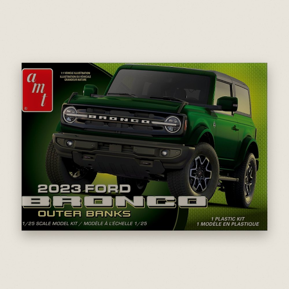 Plastic Model Kit: 2023 Ford Bronco Outer Banks, 1/25 - AMT