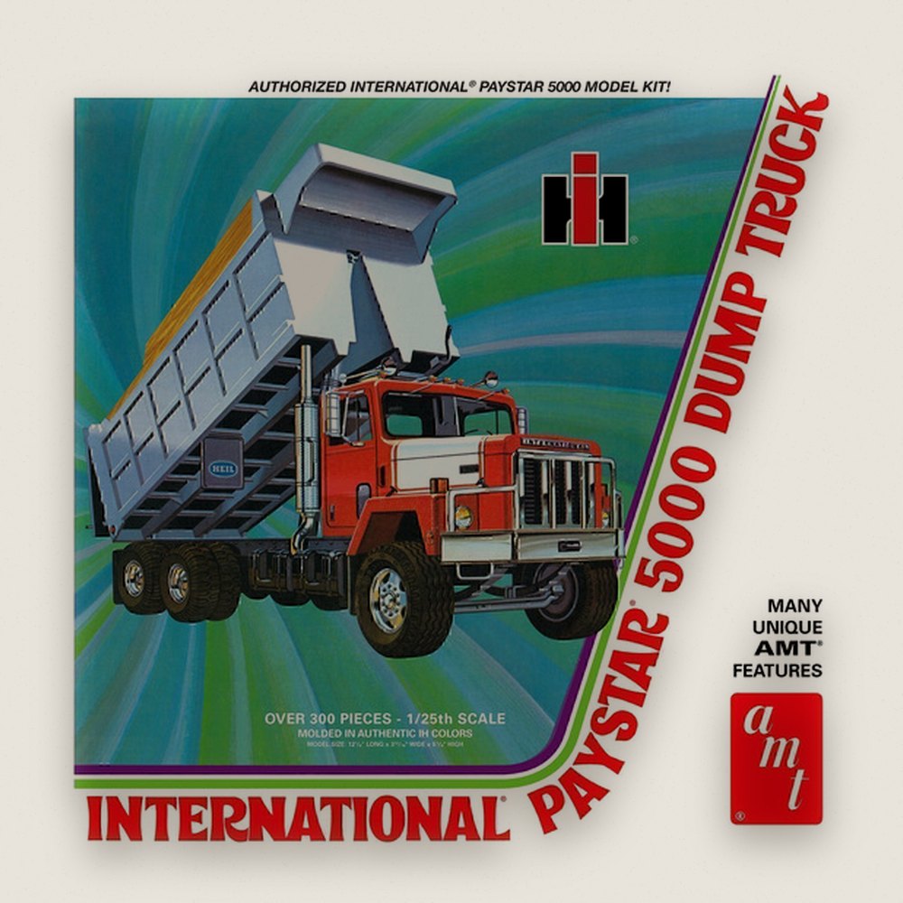 Plastic Model Kit, IH Paystar 5000 Dump Truck, 1:25 Scale - AMT