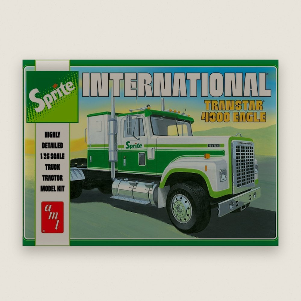 Plastic Model Kit, International Transtar 4300 Eagle Sprite, 1/25 Scale - AMT