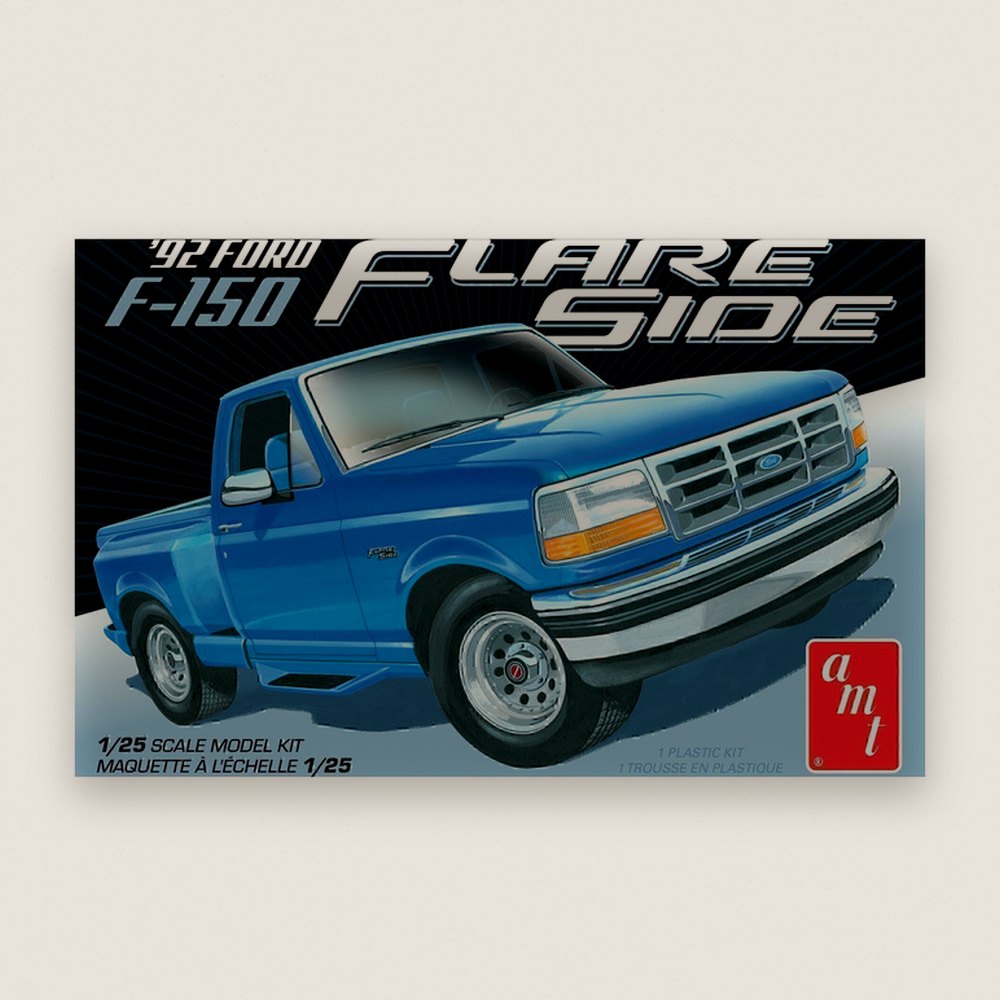 Plastic Model Kit, 1992 Ford F-150 Flareside, 1:25 Scale - AMT