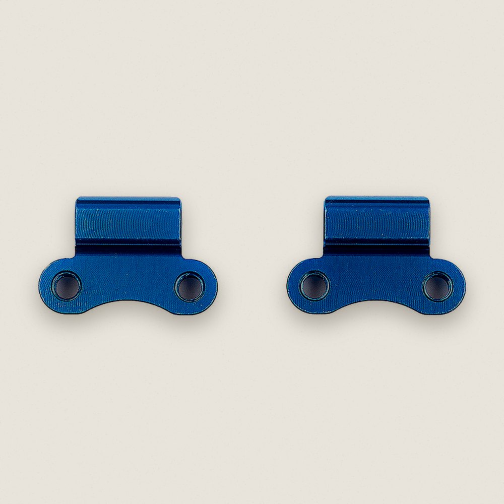 Lower Hinge Pin Mounts, Rear for DC10 - Associated