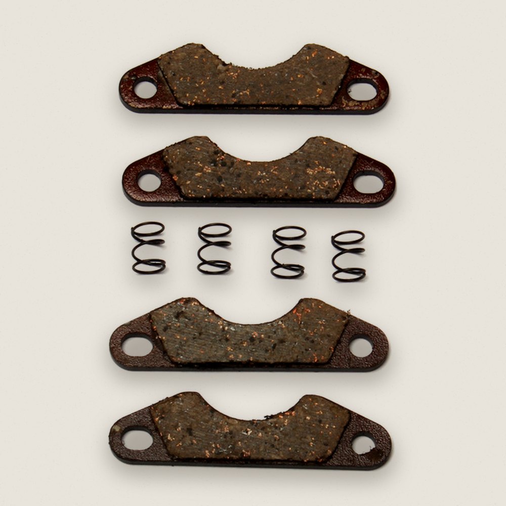 Brake Pads and Springs for RC8B3 - Associated