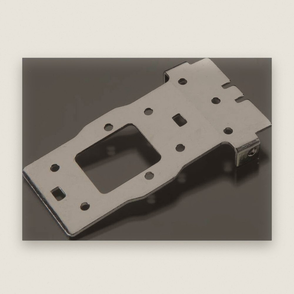 Front Lower Chassis Brace, 1.5mm - HPI