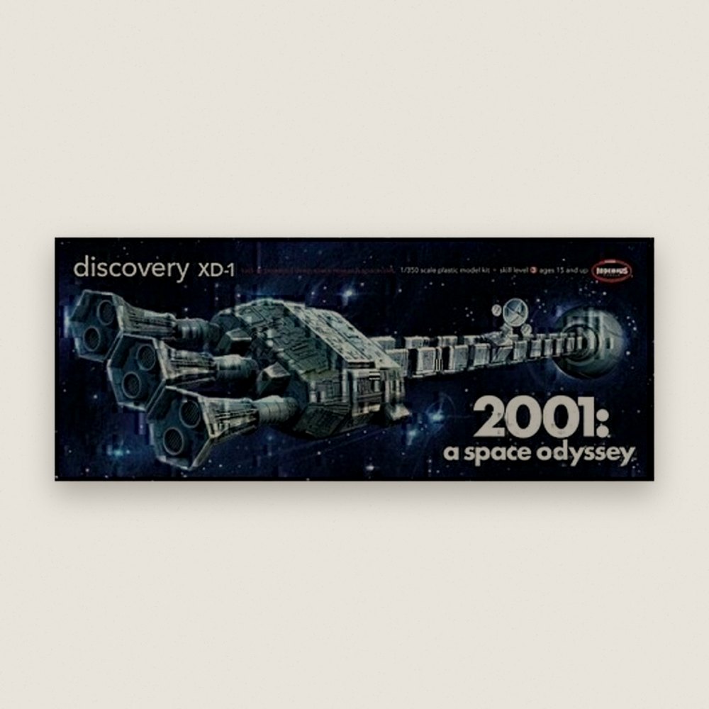 Plastic Model Kit, 2001 1/350 Discovery - Moebius Models