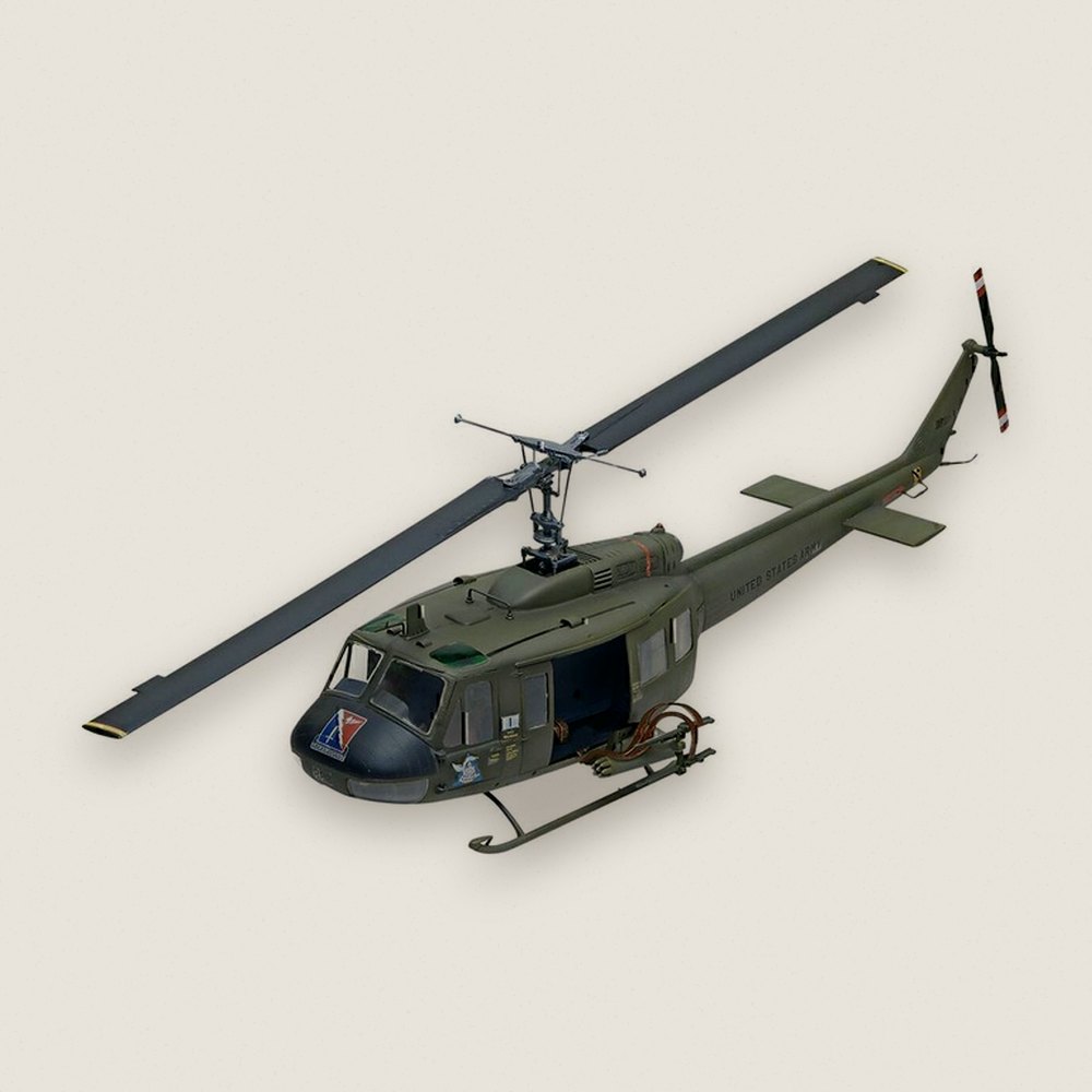 Uh-1D Huey Gunship, 1/32 Plastic Model Kit - Revell