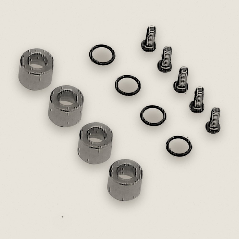 Replacement Hardware, +4mm Stub Axles - Hot Racing