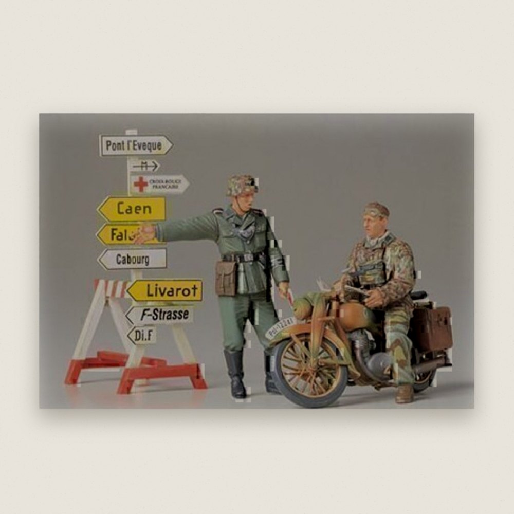 Motorcycle Orderly Set, German 1/35 Scale Model Kit - Tamiya