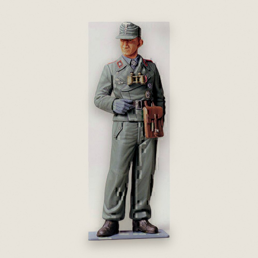 Wehrmacht Tank Crewman, 1/16 Scale Model Kit - Tamiya