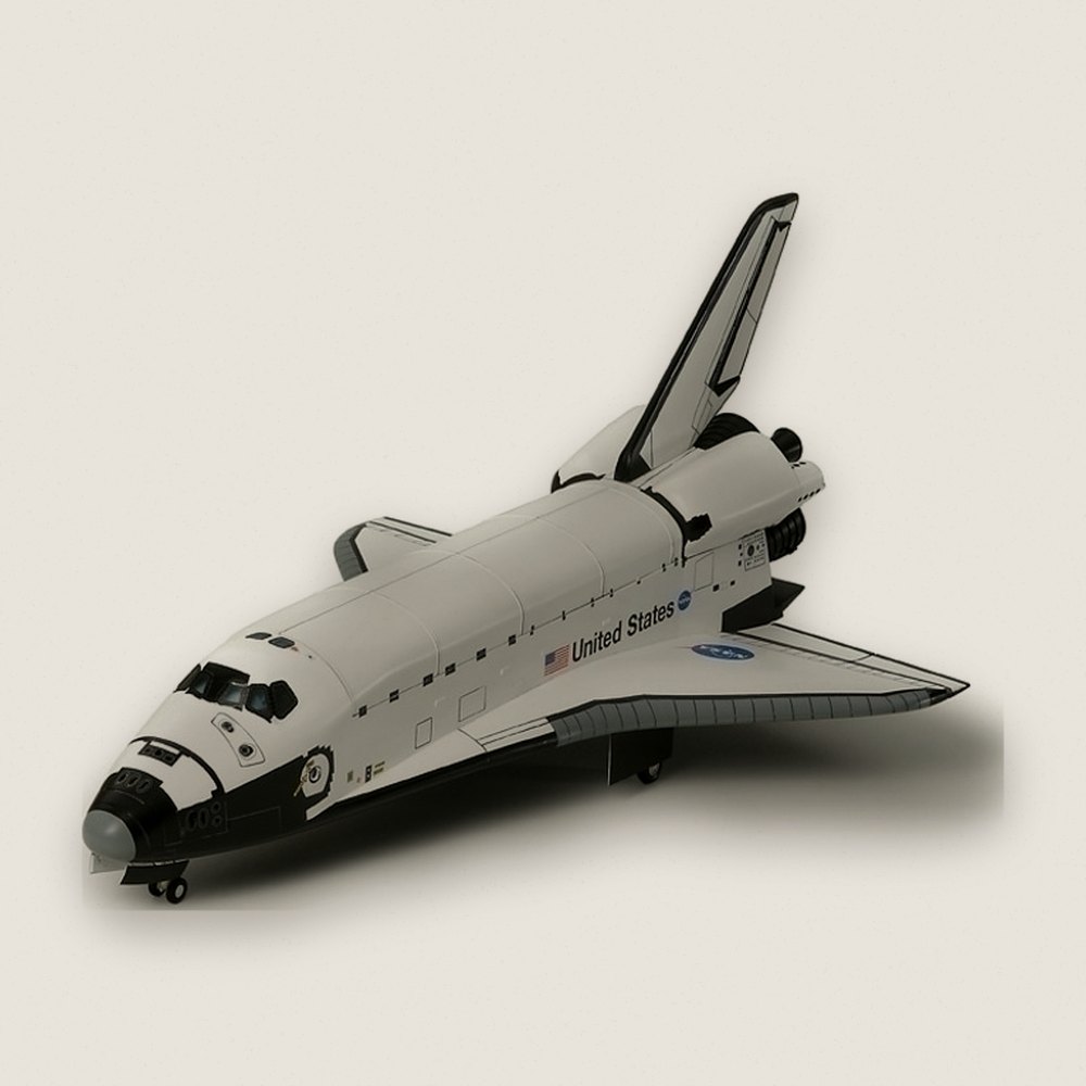 Space Shuttle Atlantis Plastic Model Kit, 1:100 - Tamiya