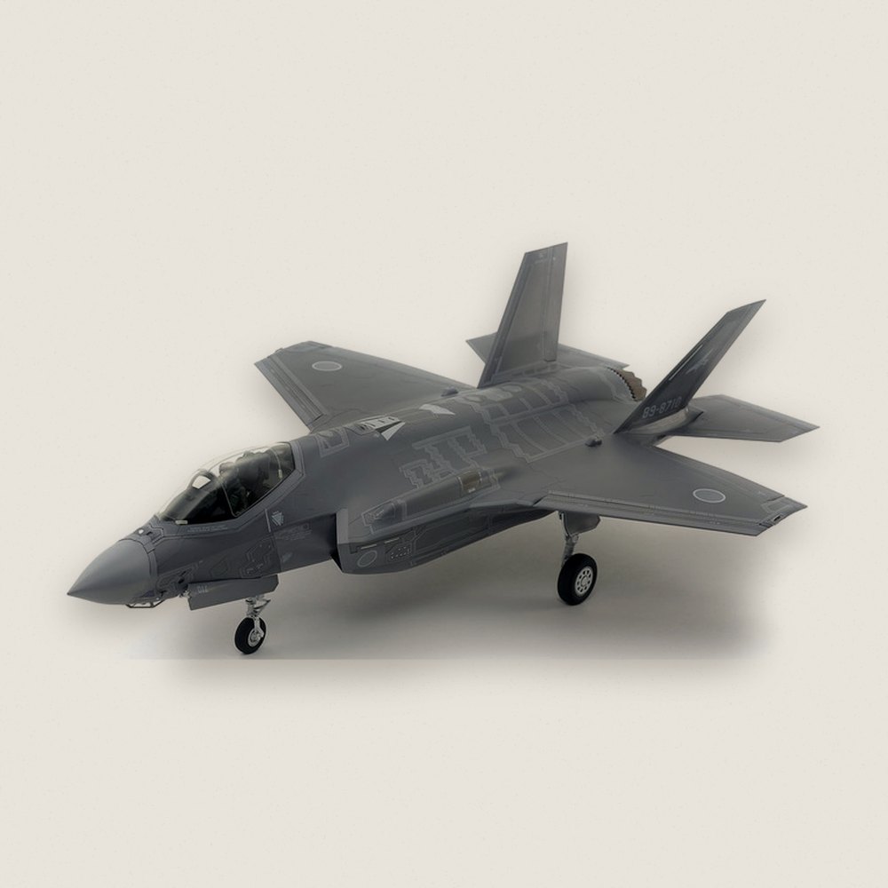 Lockheed Martin F-35A Lightning II Plastic Model Kit, 1/48 - Tamiya