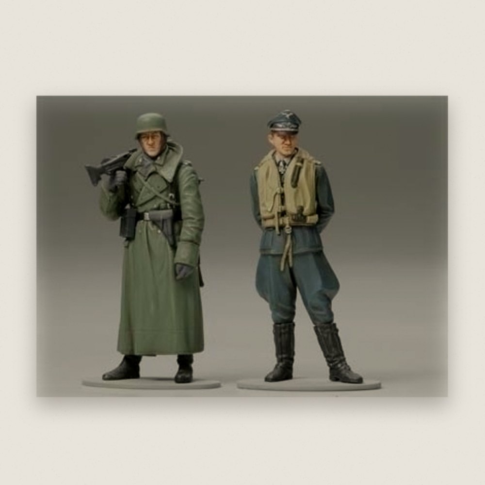 Plastic Model Figures, 1/35 World War II German Gunner & Luftwaffe Ace Pilot - Tamiya