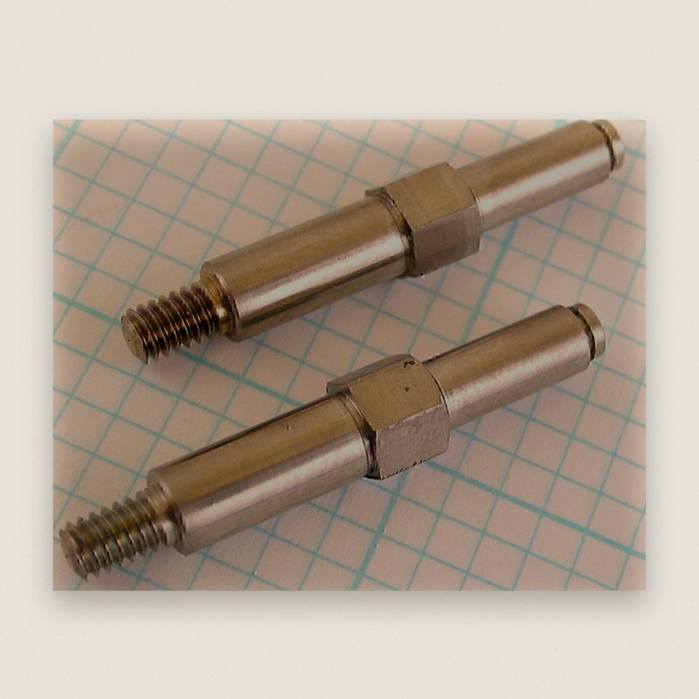 Titanium Trailing axle SC10 B4