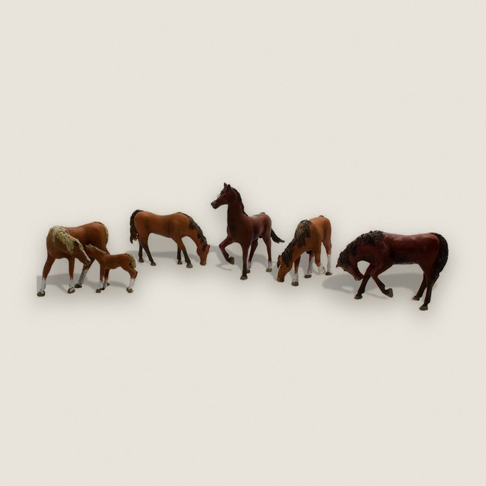 Chestnut Horses, HO - Woodland Scenics