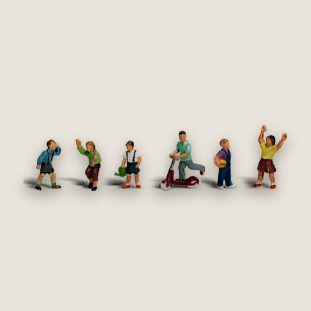 Figure Set, HO Scale: Children - Woodland Scenics