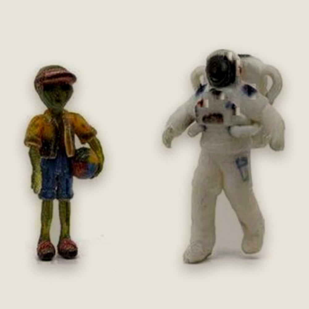 Cosmic Travelers, 2-Pack, O Scale - Woodland Scenics