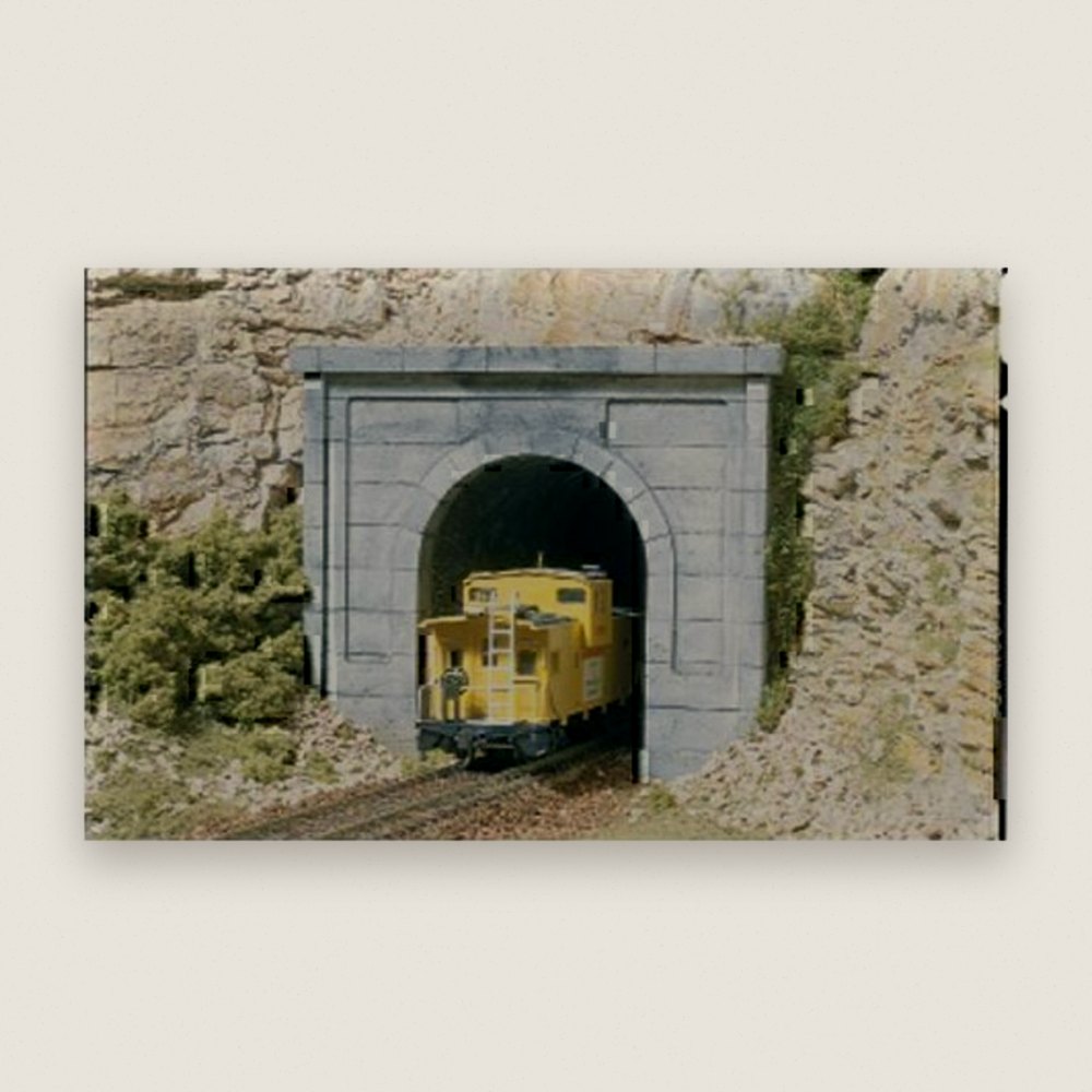 HO Single Tunnel Portal, Concrete - Woodland Scenics