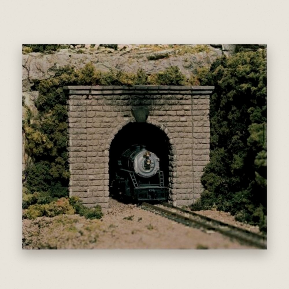 HO Single Tunnel Portal, Cut Stone - Woodland Scenics