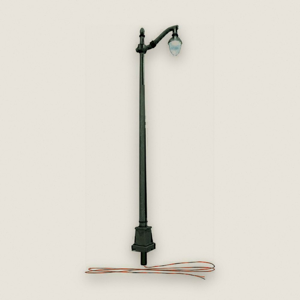 Street Lights, Arched Cast Iron 3, N - Woodland Scenics
