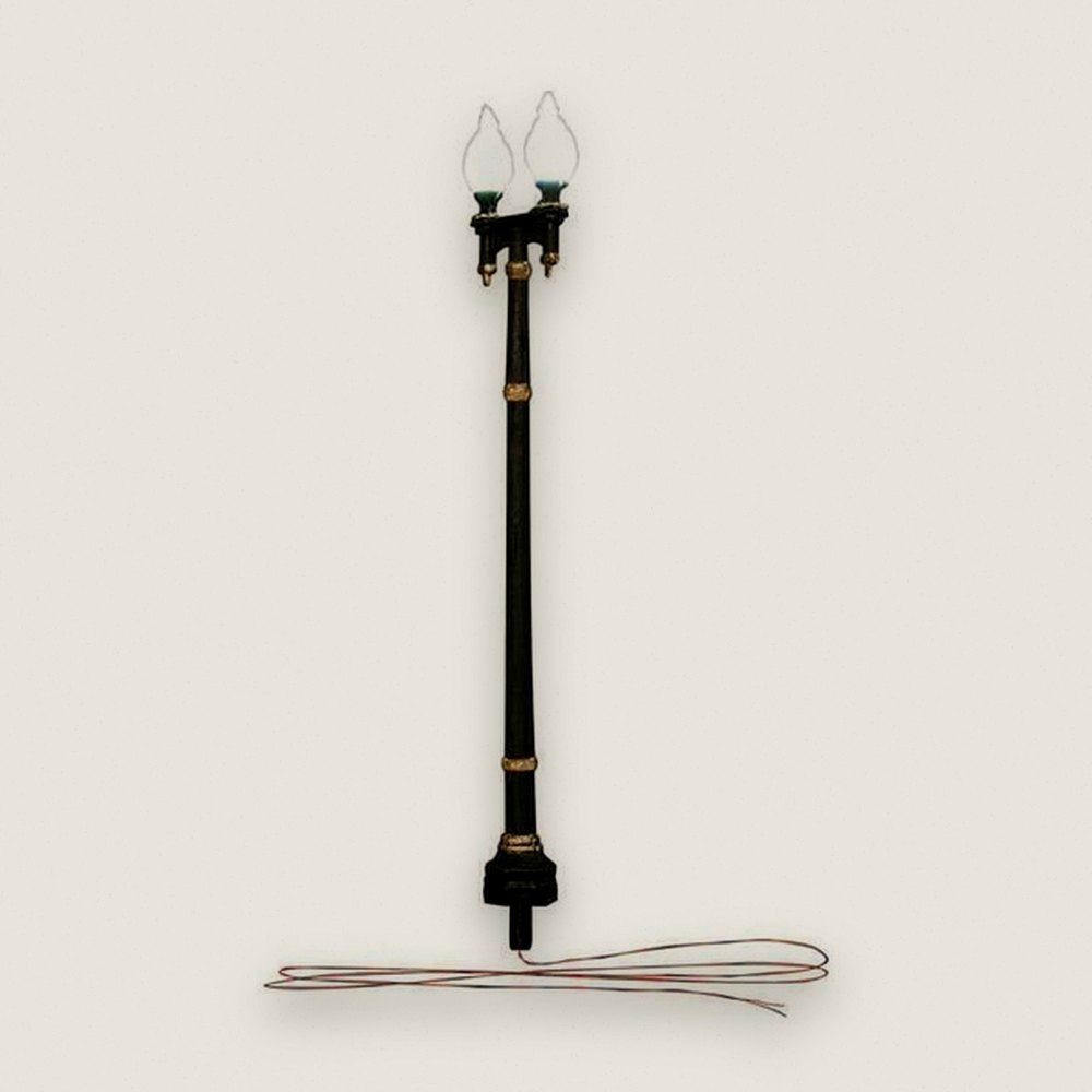 Street Lights, Double Lamp Post 2, O - Woodland Scenics