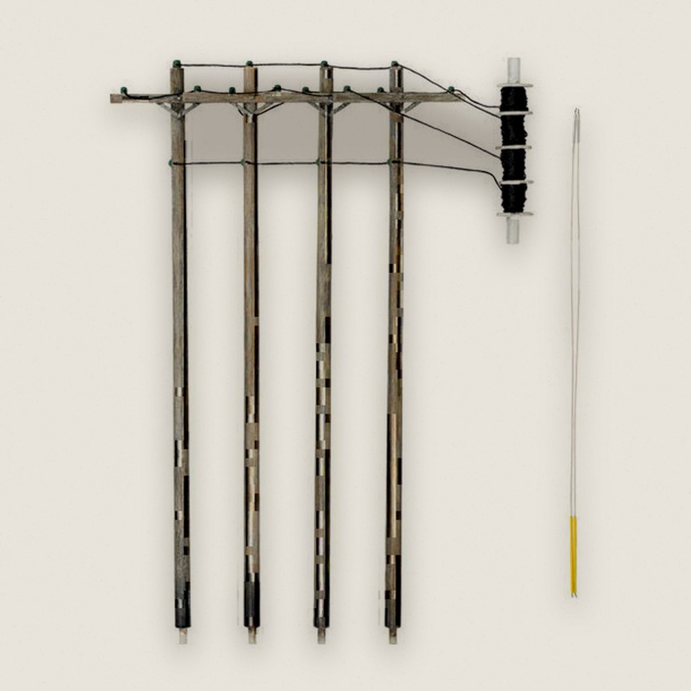 Wired Poles, HO Scale, Single Crossbar - Woodland Scenics